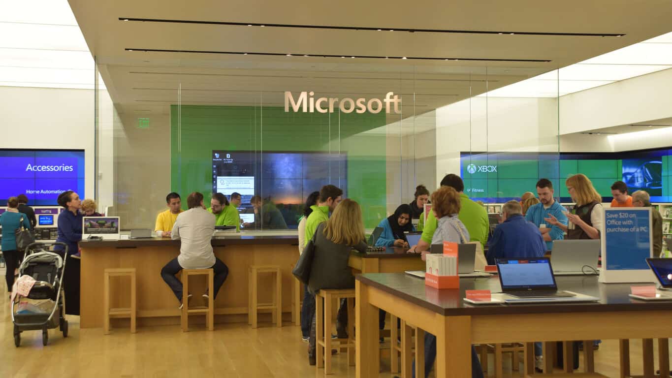 Microsoft Stores launch SMB Zones to support small businesses - OnMSFT.com - September 15, 2016