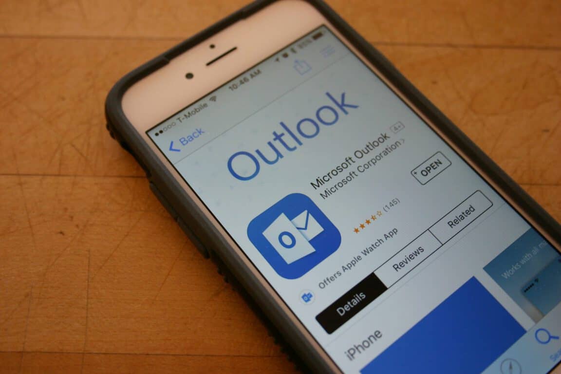 Microsoft outlook on ios updated with a people experience refresh - onmsft. Com - june 12, 2017