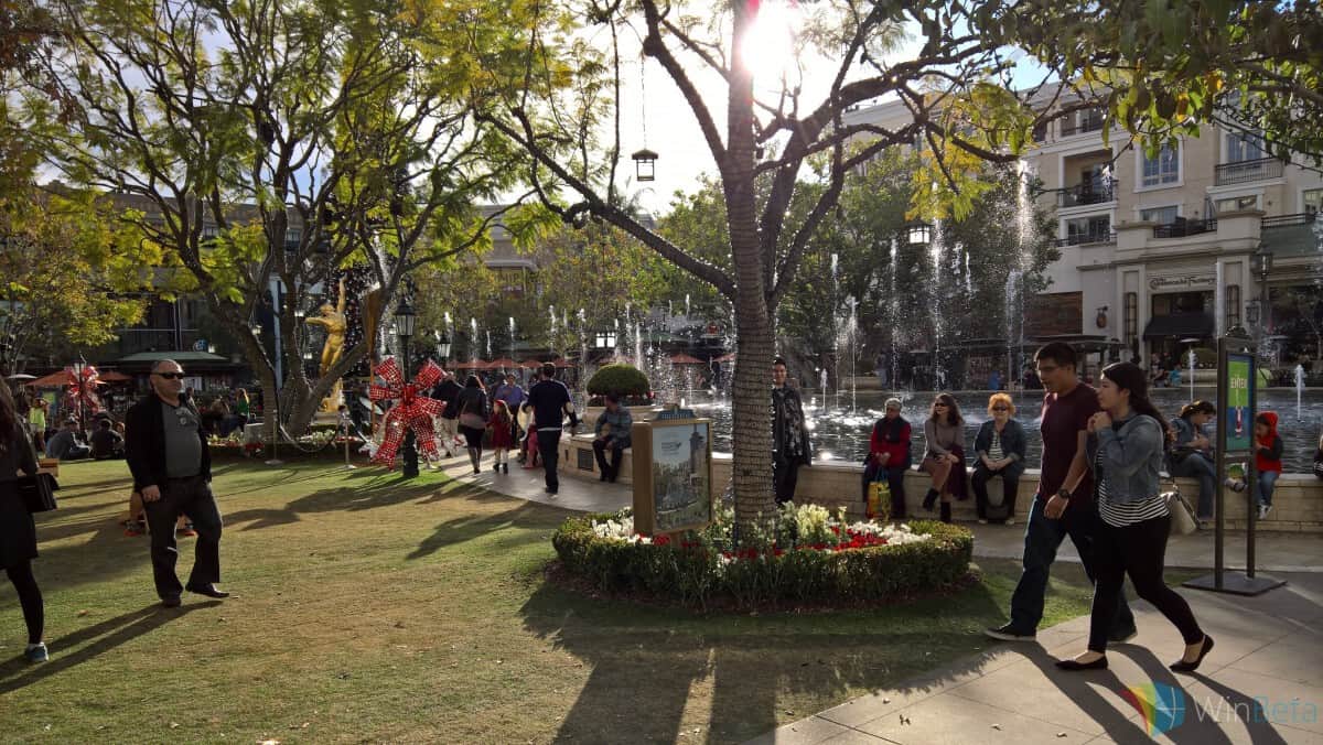 Lumia 950 Review - Lumia 950 Americana 1 E1449544098241 Lumia 950 atrium shot.