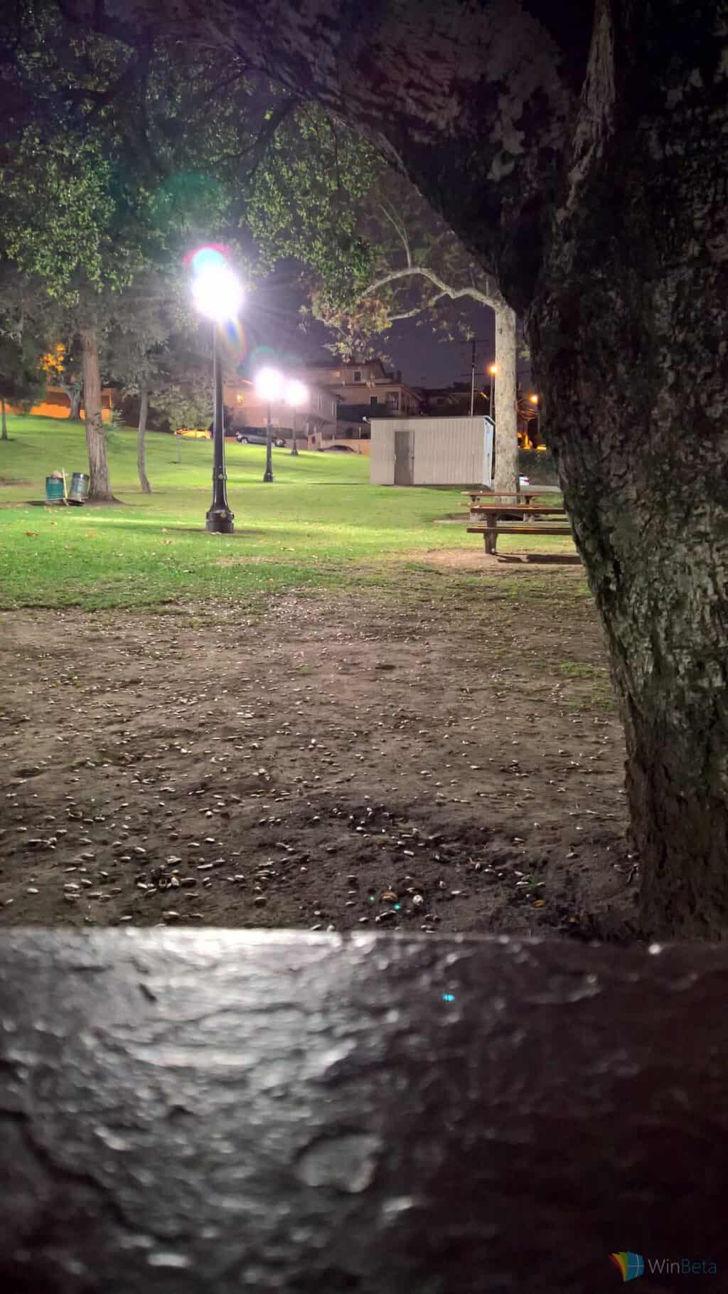 Lumia 950 Review - Lumia 950 Park 2 Lumia 950 manual shot in park at night.