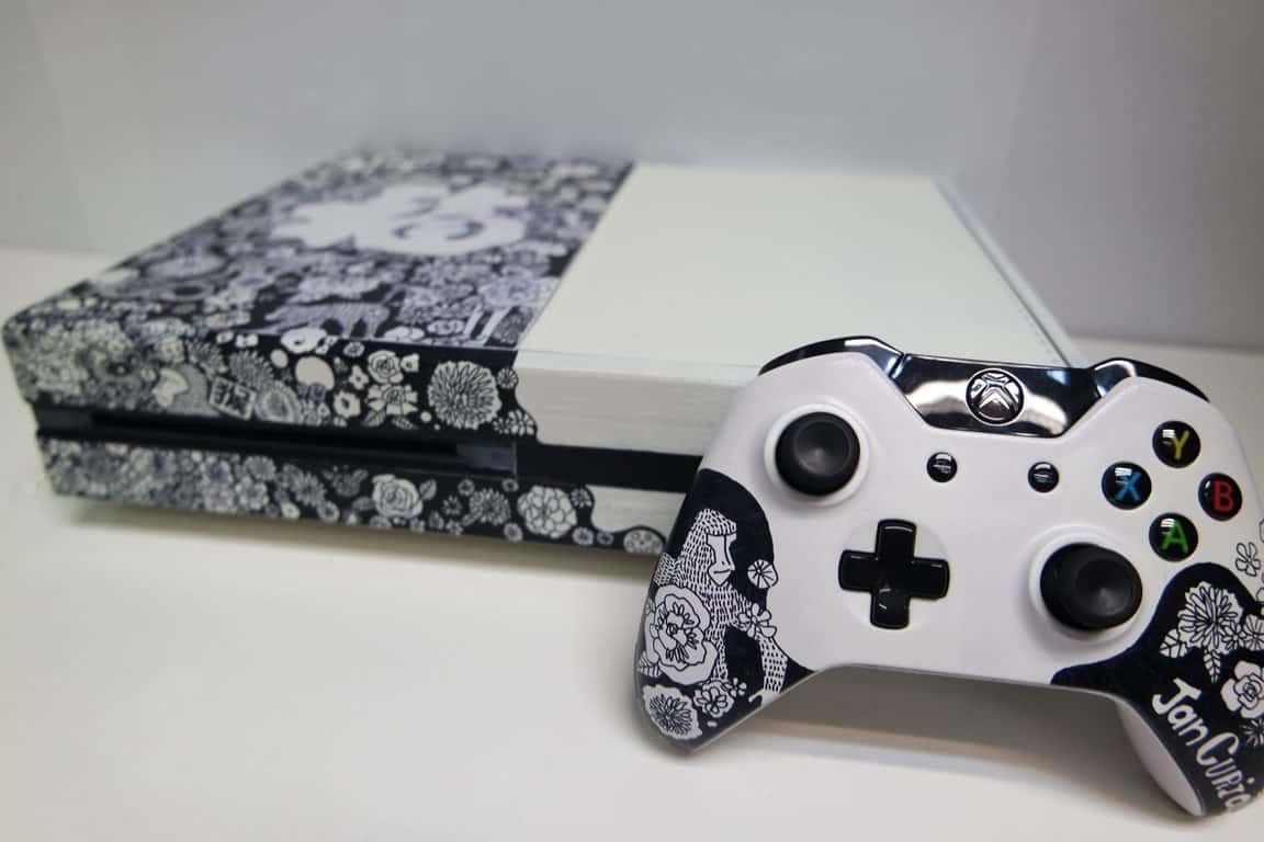 "What the Luck" custom Xbox One console