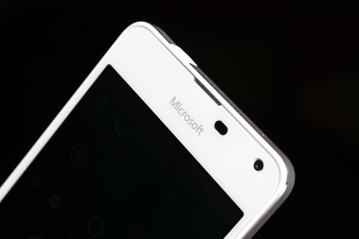 Lumia 650 Review: Beautiful design, mediocre specs - OnMSFT.com - March 3, 2016
