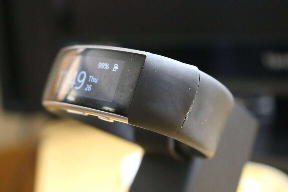 Latest Windows 10 Insider builds causing problems with Microsoft Band - OnMSFT.com - June 24, 2016
