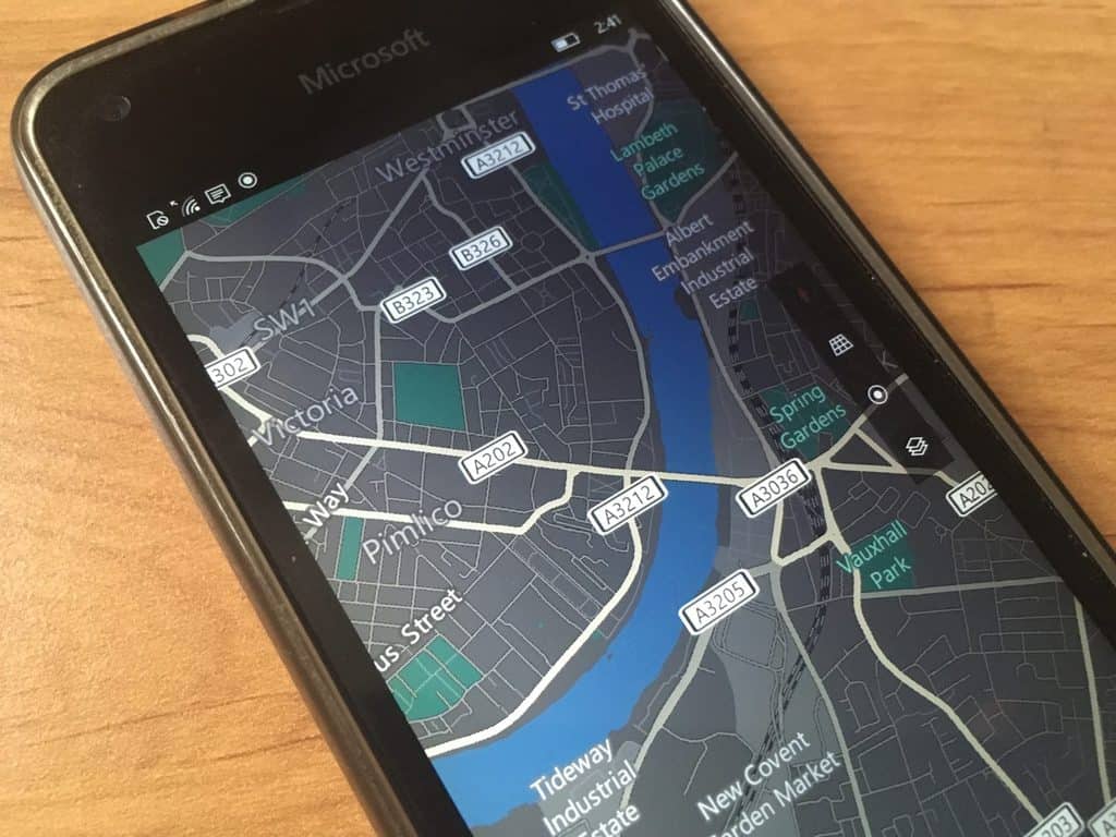 Windows 10 maps app updated with dark theme option for non insiders - onmsft. Com - september 30, 2016