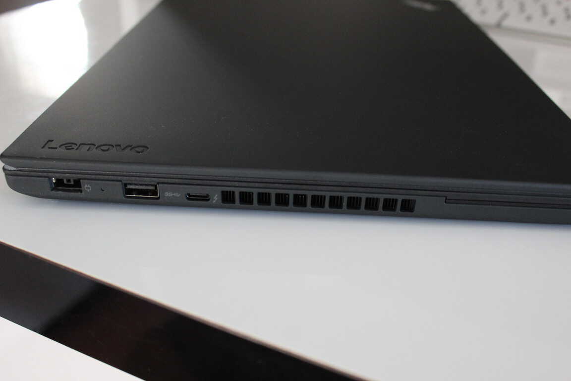 Hands On With The Tough, Powerful, And Affordable Lenovo Thinkpad T470: First Impressions - Img 3443 Hands on with the tough, powerful, and affordable Lenovo ThinkPad T470: first impressions - OnMSFT.com - May 24, 2017
