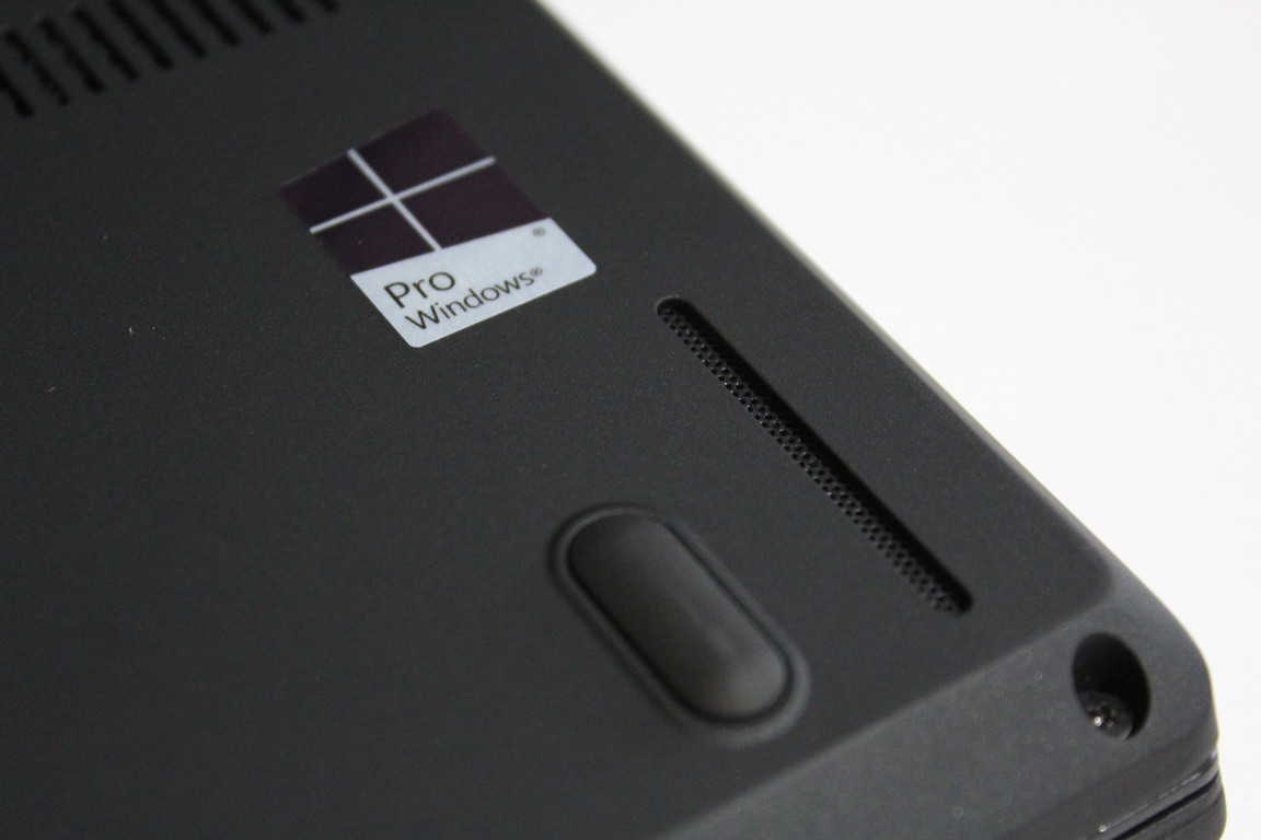 Hands On With The Tough, Powerful, And Affordable Lenovo Thinkpad T470: First Impressions - Img 3475 One of the speakers on the Lenovo ThinkPad t470