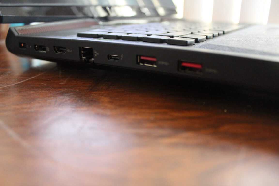 Lenovo Legion Y920 Review: A top of the line gaming laptop for the PC Master Race 5 Lenovo Legion Y920 Review: A top of the line gaming laptop for the PC Master Race OnMSFT.com August 10, 2017