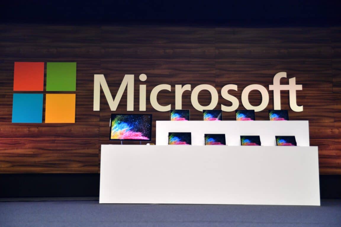 Microsoft shows off “Centauraus" dual-screen Surface device at recent internal event - OnMSFT.com - June 3, 2019