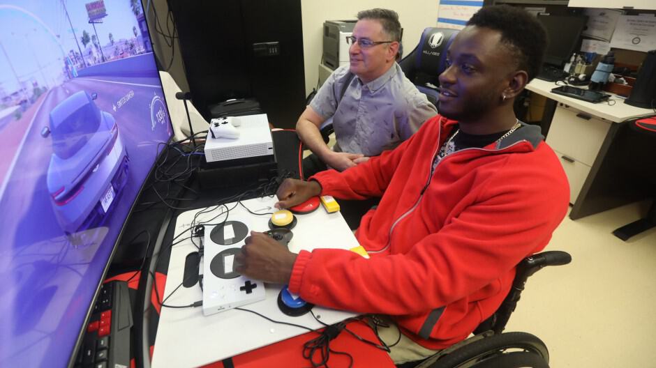 Microsoft works with VA to provide Xbox Adaptive Controllers for veterans' rehabilitation facilities - OnMSFT.com - April 30, 2019