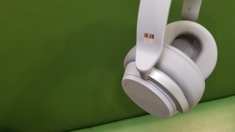 Surface headphones controls