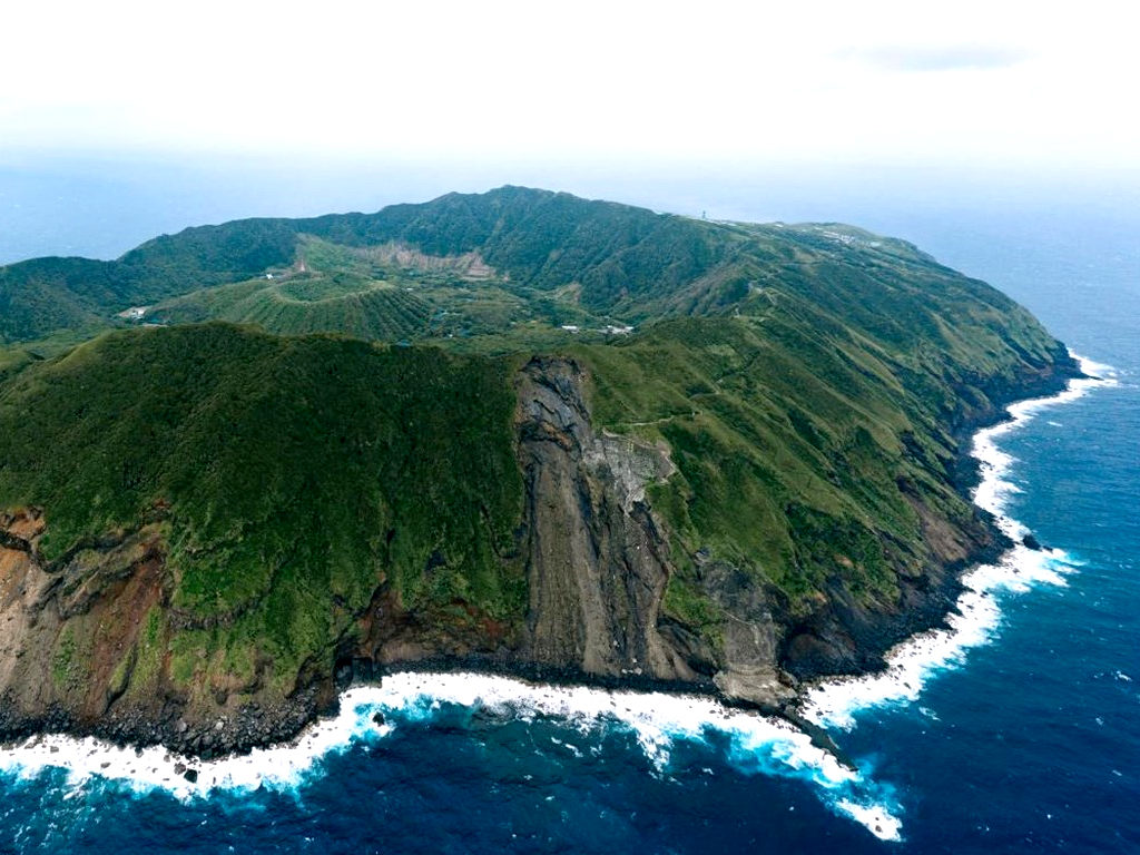 Japanese Islands Windows 10 theme