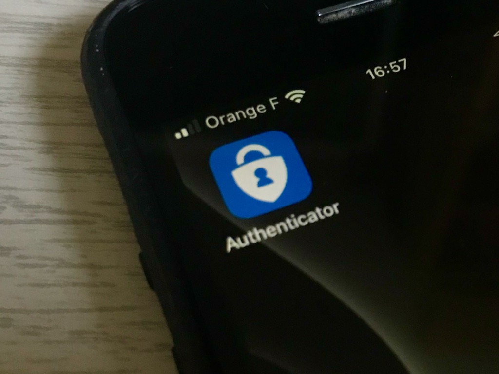 windows 10 authenticator