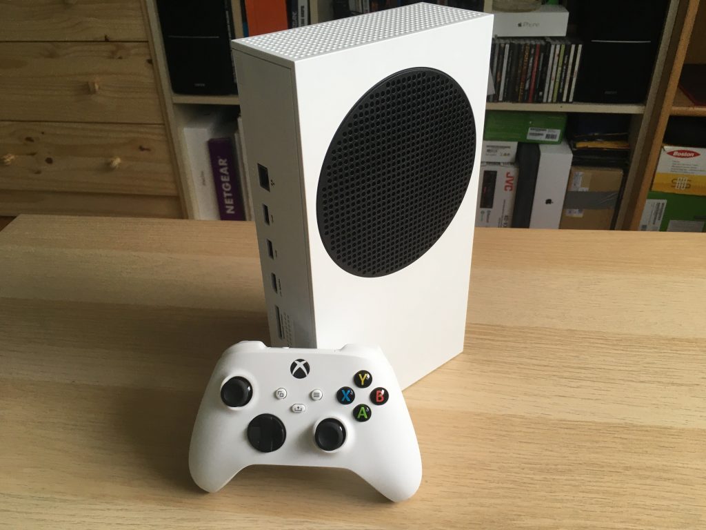 Xbox Series S With Controller 3