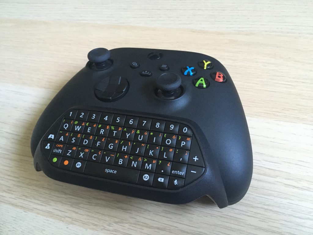 Xbox Series X Controller With Xbox One Chatpad