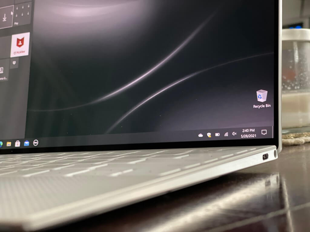 XPS 13 9310 OLED Ports RIght