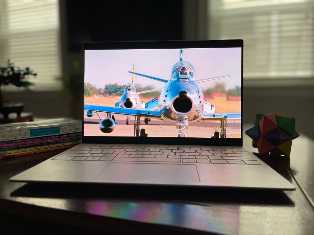 XPS 13 OLED Display Image 1