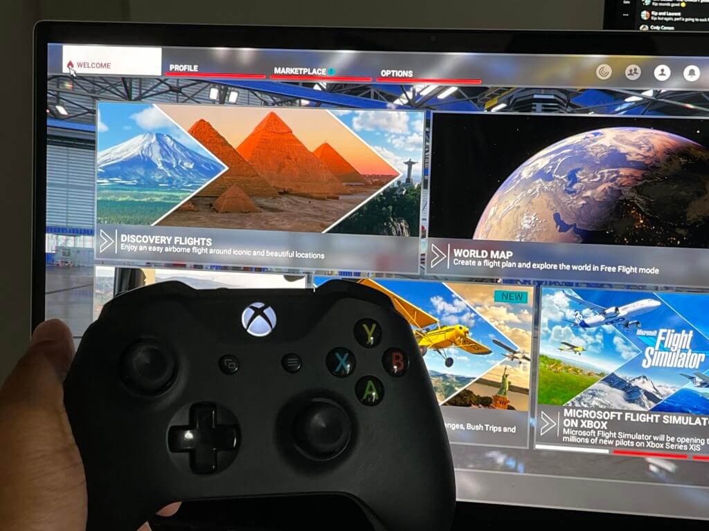 Microsoft Flight Simulator main menu with xbox controller.