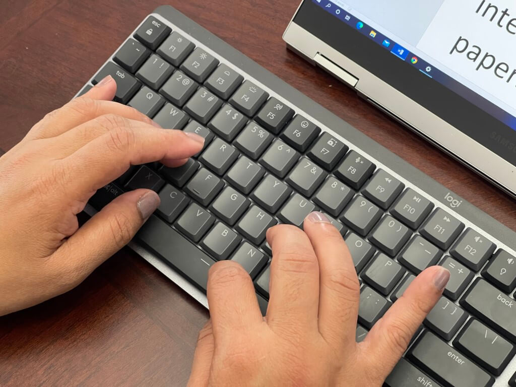 Mx Mechncal Typing Close Up