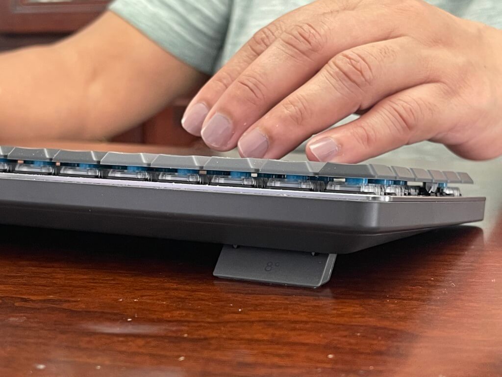 Mx Mechnical Typing with Hands
