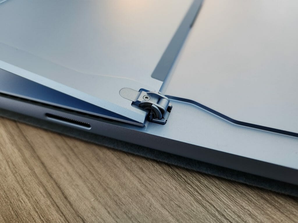 Surface Pro 9 hinges