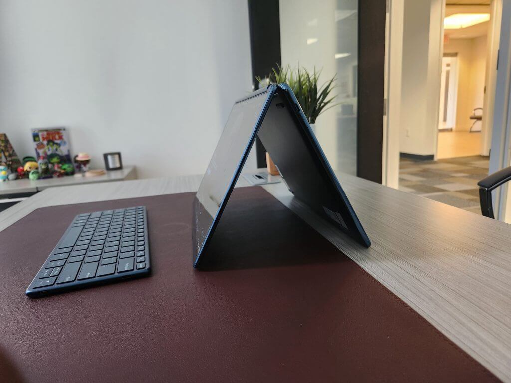 Yoga Book 9i - Tent mode